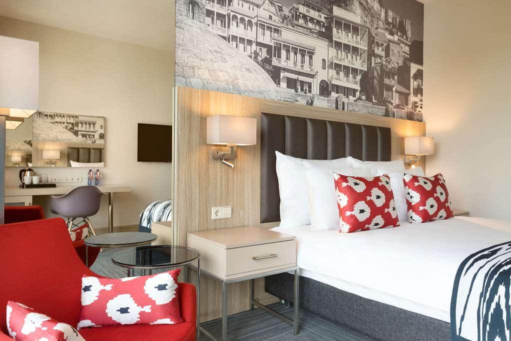 Ramada Encore Tbilisi Zimmer foto